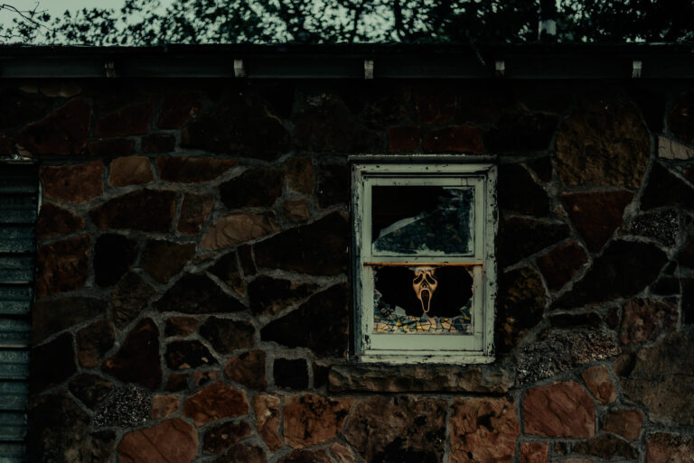 Scream Inspired Halloween Photoshoot