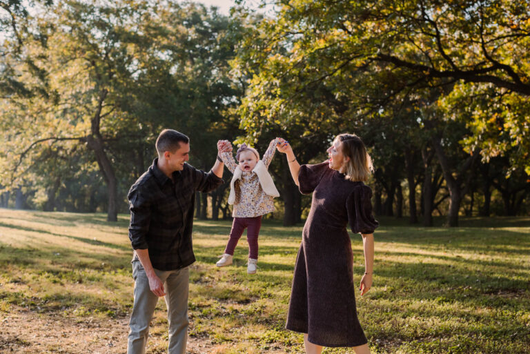 family mini session at richard moya park