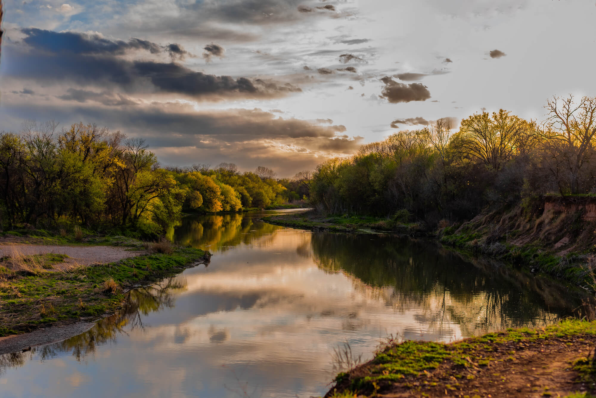 sunset photo at the colorado river in texas landscape photography. water was like glass reflecting the sky