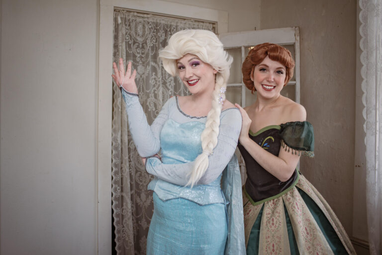 Do You Want to Build a Snowman? A Frozen-Inspired Photoshoot with Anna, Elsa & Kristoff